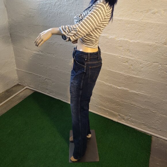 NWT Wrangler Jeans Hi-Rise Boot Cut Women's Dark Blue Size 30-32 - Picture 2 of 12